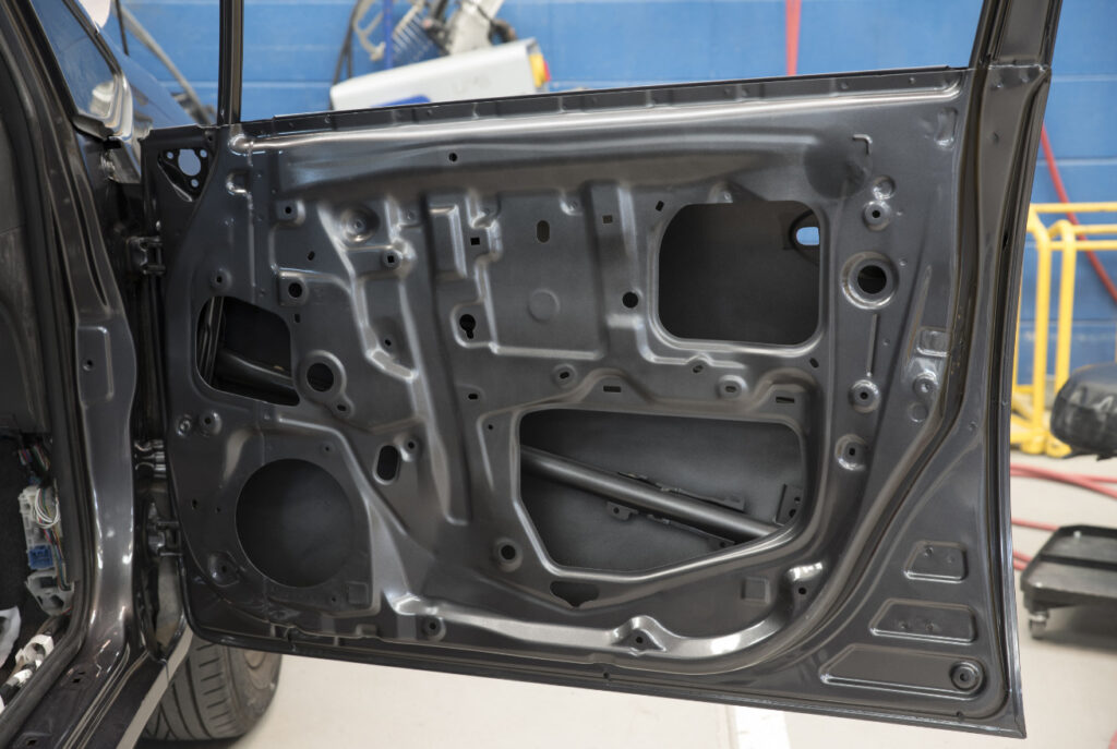 汽車內門板外門板儀表板厚板熱壓成型_ISO認證廠商